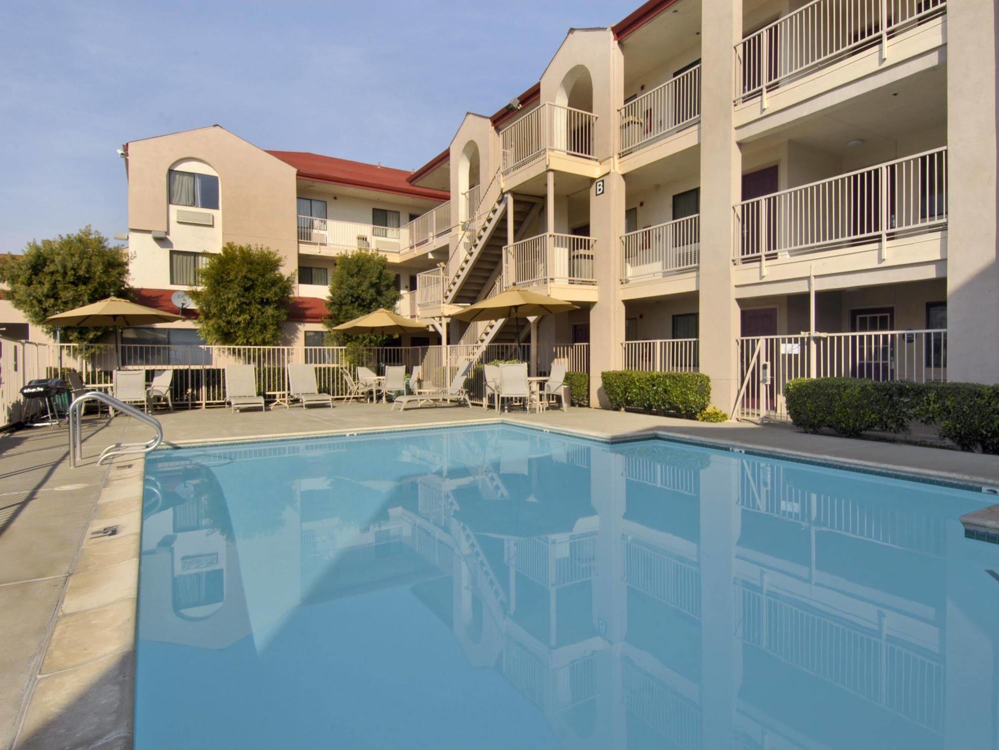 California Inn And Suites, Rancho Cordova Buitenkant foto